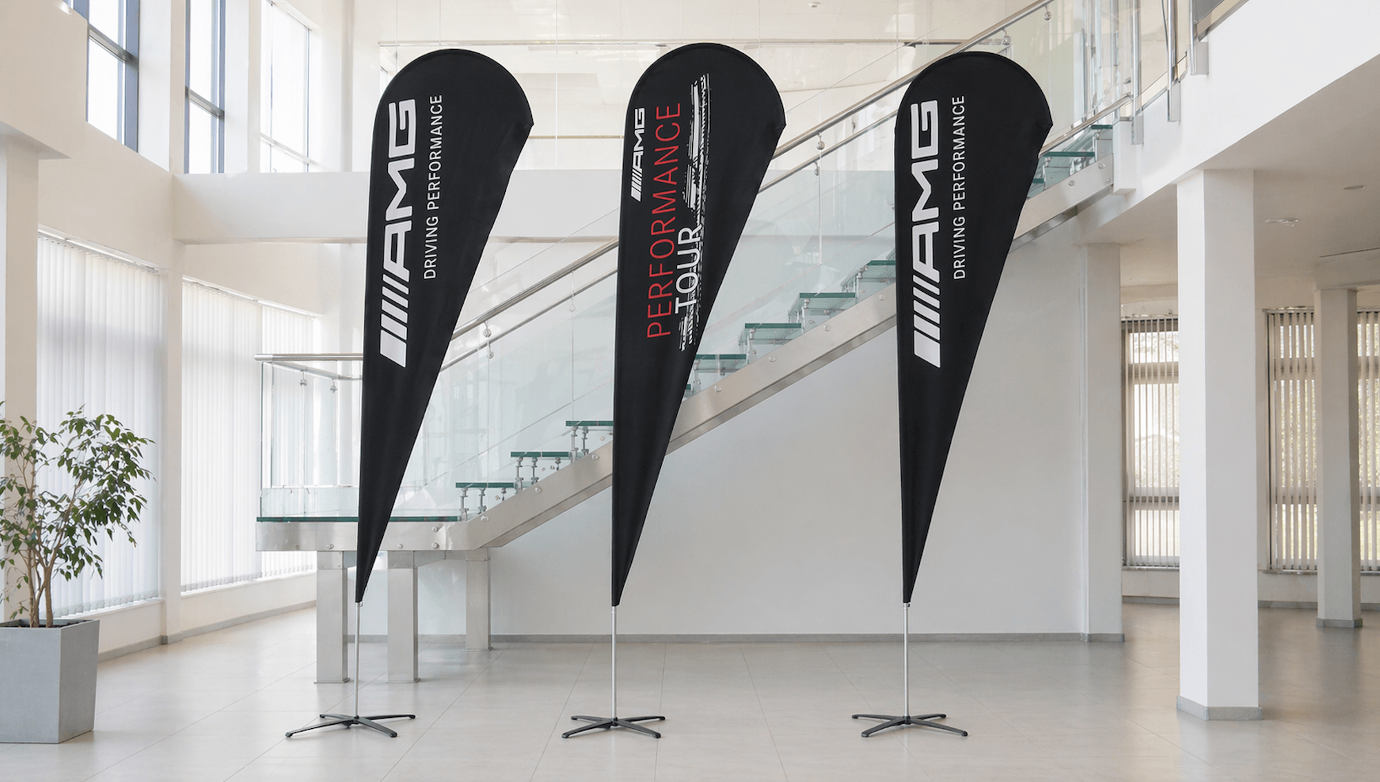 Флаги Капля в сборке с флагштоком и основанием